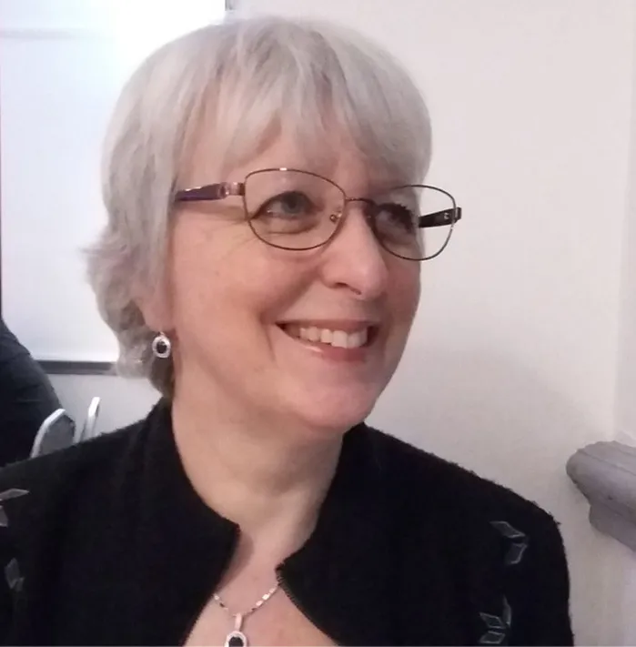 Julia McCarthy